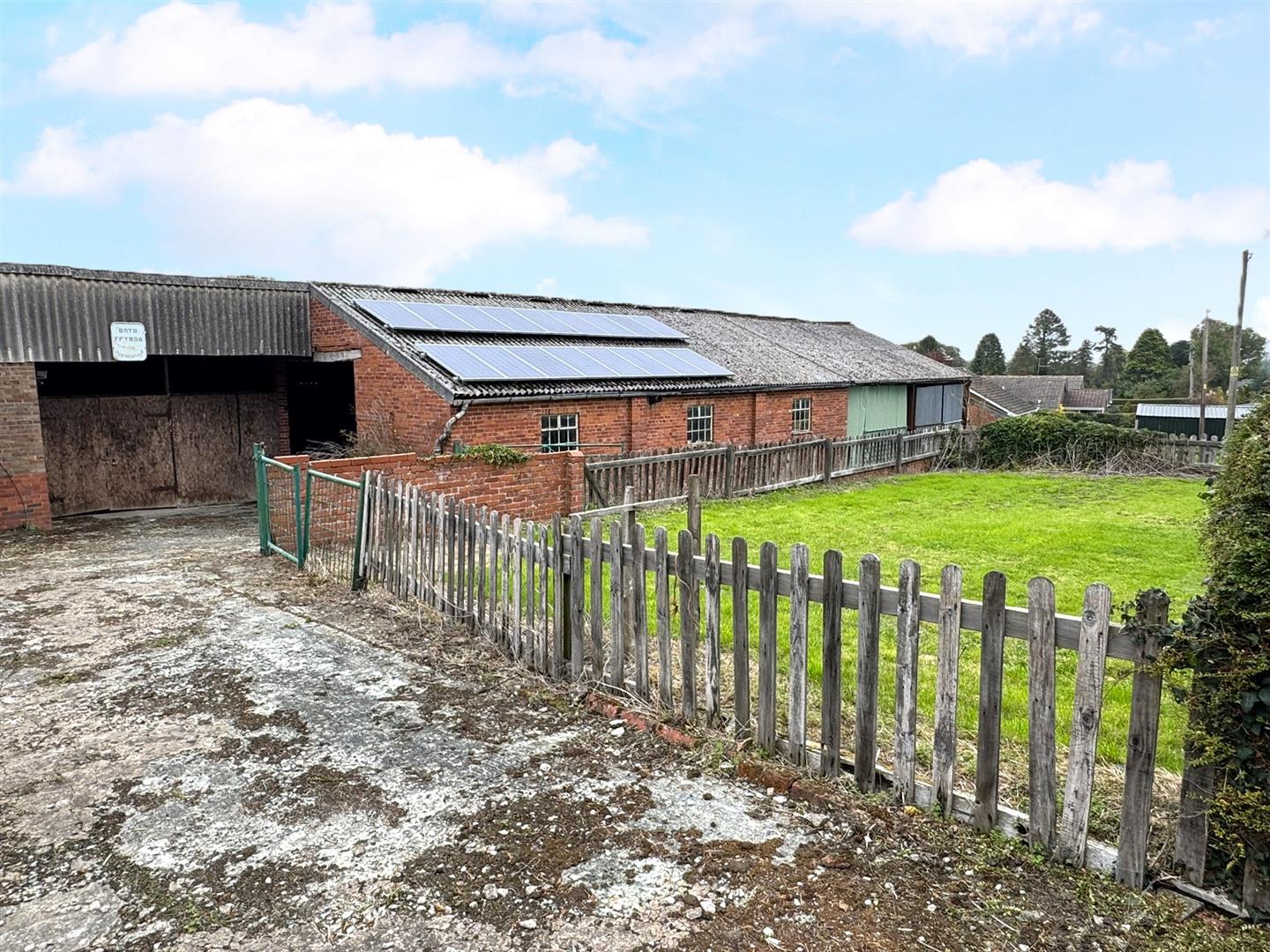 Barns at Brynffynon, Llanymynech, SY22 6QN